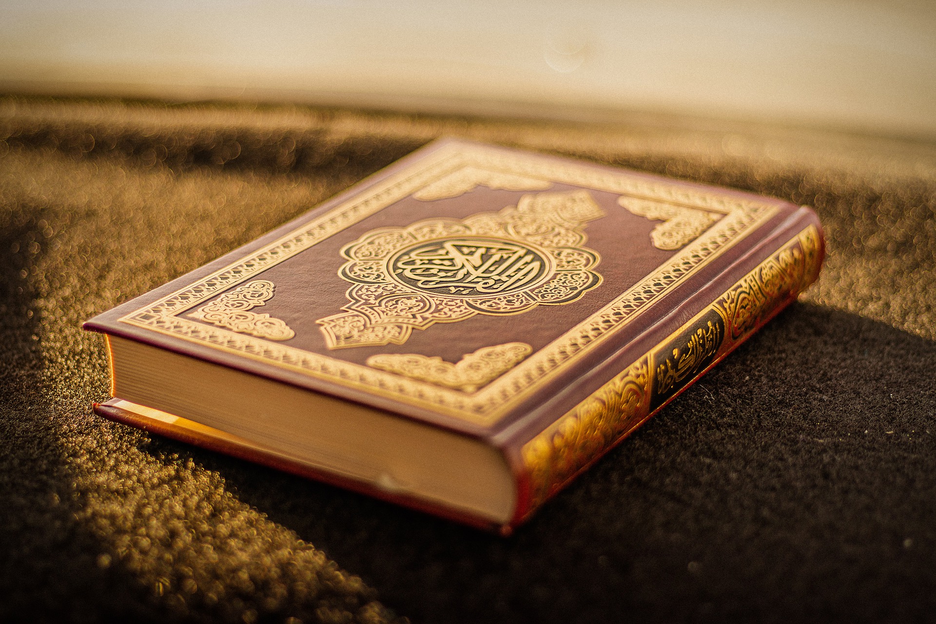 Mengapa Kita Malas Membaca Al-Qur'an